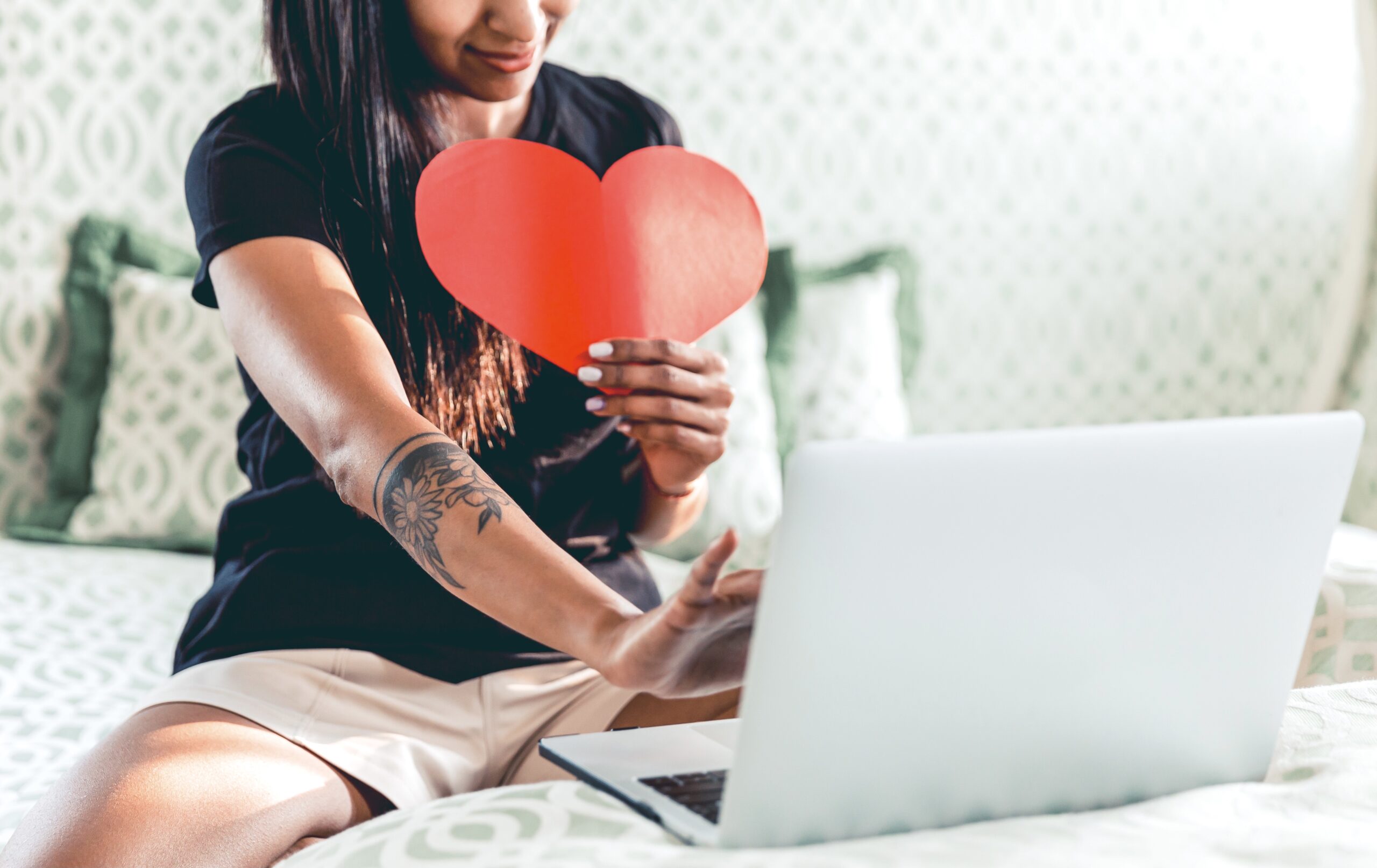 a woman smiling chatting with lover holding a he 2024 12 01 15 34 11 utc