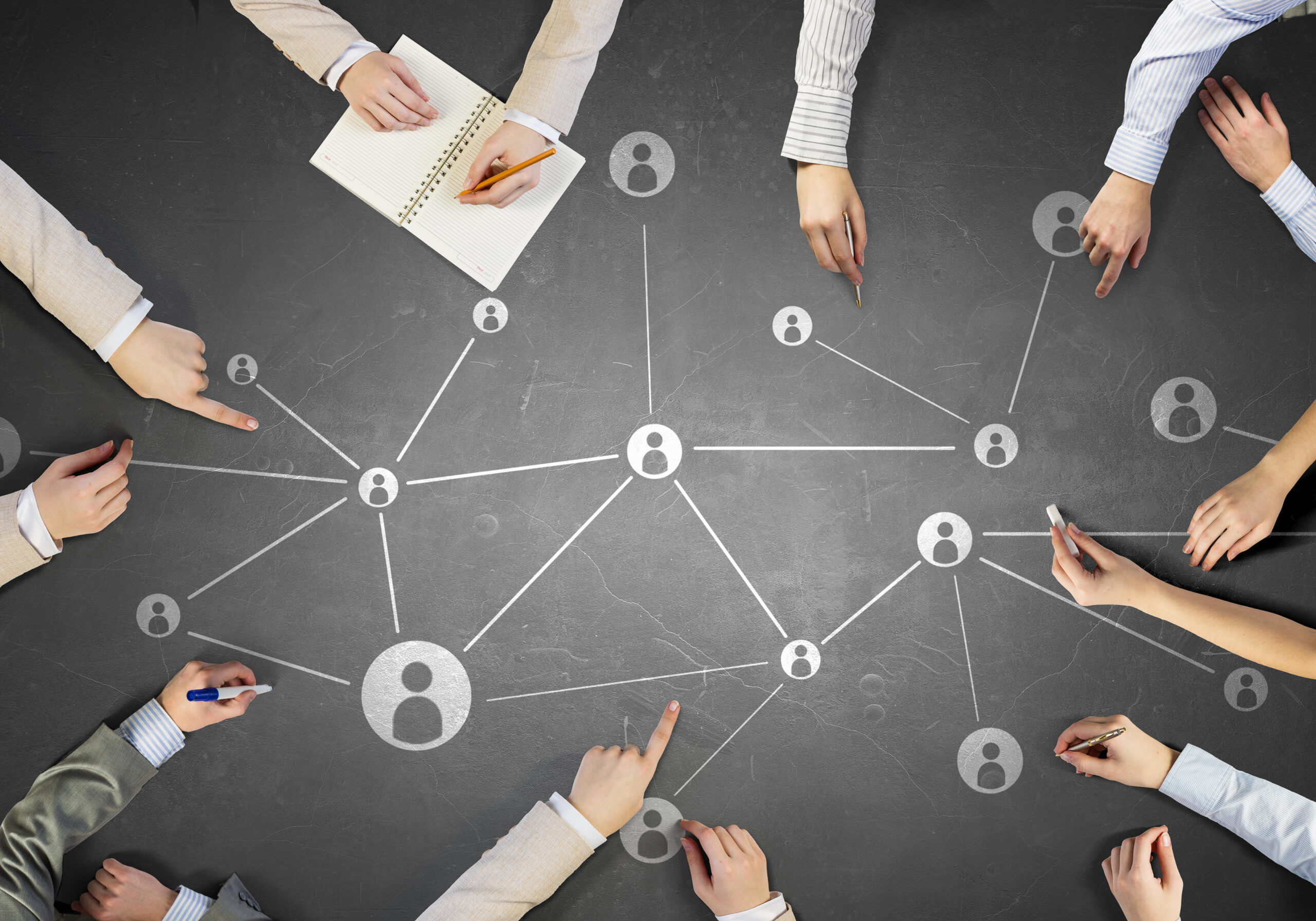 Community and Network Mapping: Understanding the Human Structures Behind Online Conversations